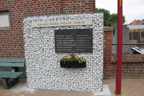 vernieuwd monument Marialoopplaats 2012